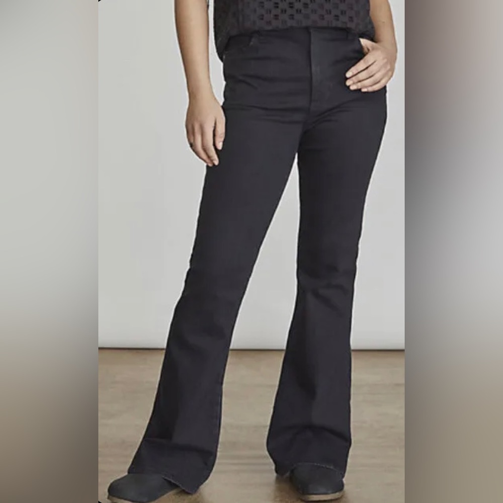 Elizabeth And James Black Wash High Rise Flare
